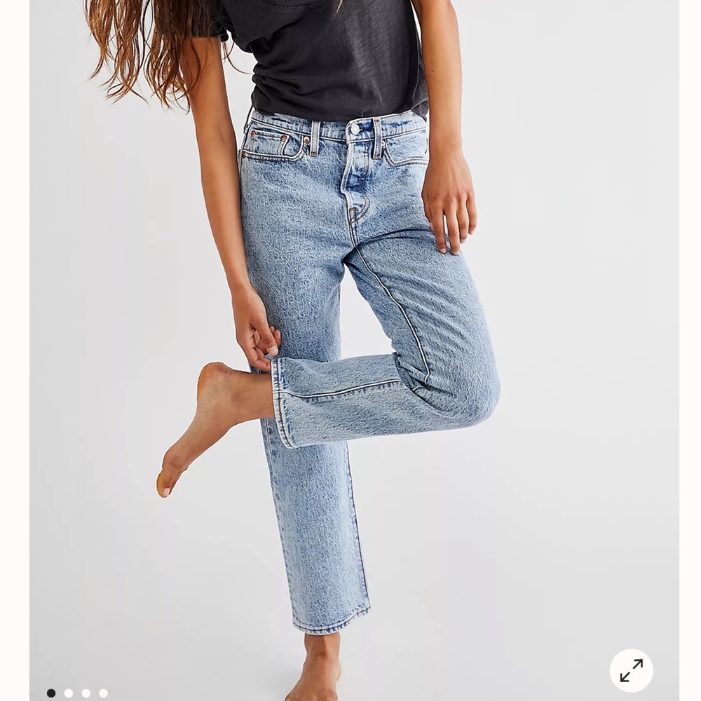 NWT Levis High Rise Wedgie Straight Jeans Size 23